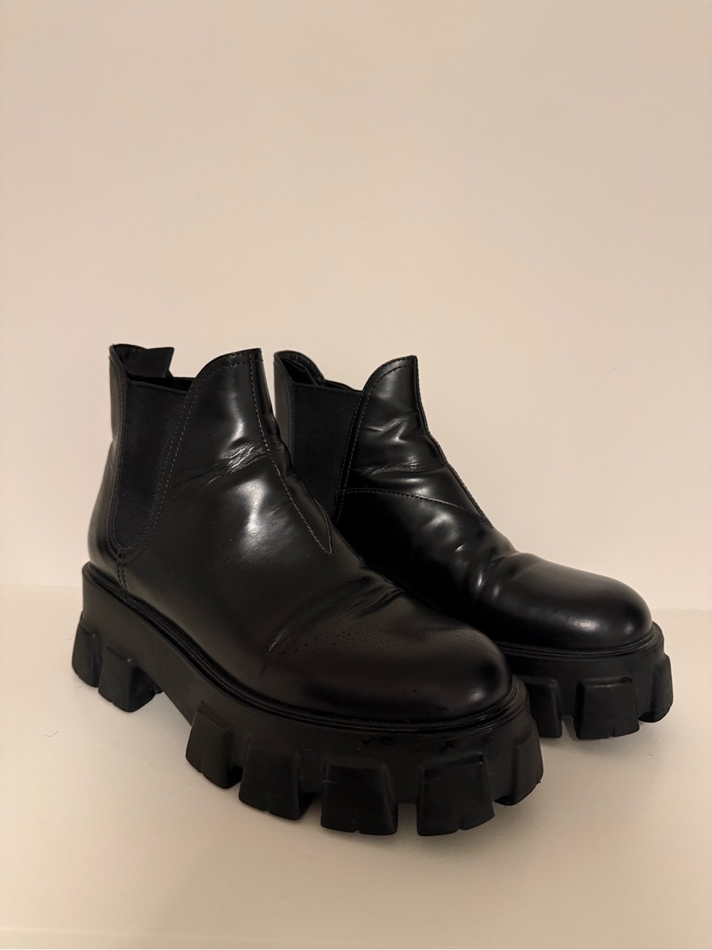 Women’s Chunky Platform Chelsea Boots - Black